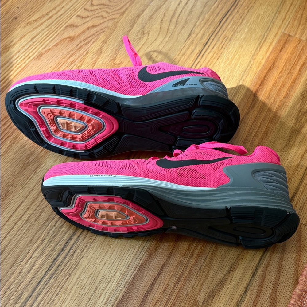 Nike Women's Hot Pink and Black Running Shoes Size 8 - Picture 4 of 8